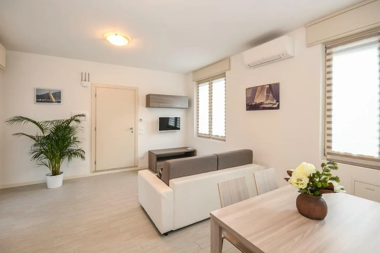 Appartamenti G&G Desenzano del Garda Apartment